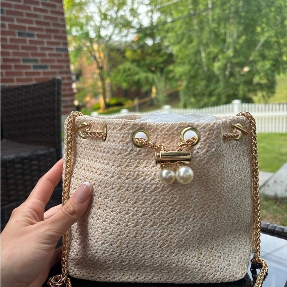 Elegant Cream Woven Bag with Gold Chain - Picture 7 of 7